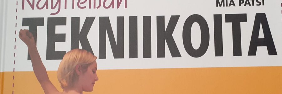 Mia Pätsin Näyttelijän tekniikoita kirjan kansi